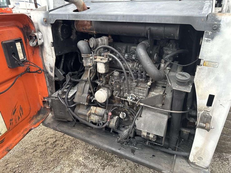 2012-bobcat-s750-image-16