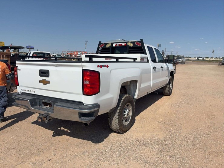 2017-chevrolet-silverado-2500-image-3