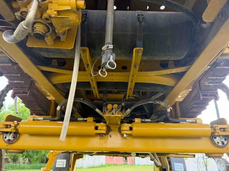 rogator-864-sprayer-image-21
