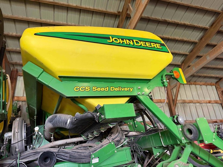 john-deere-1790-image-26