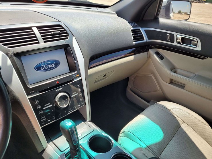 2012-ford-explorer-limited-image-17