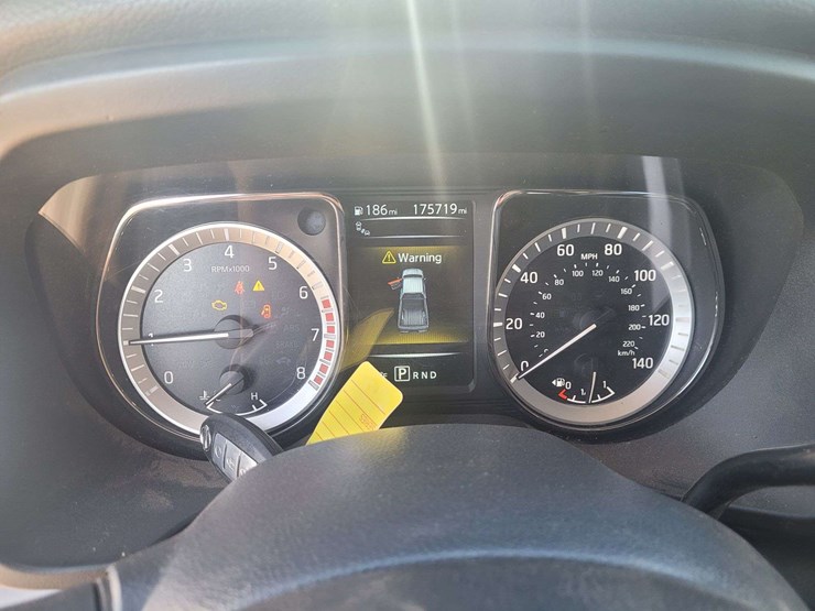 2017-nissan-titan-image-19