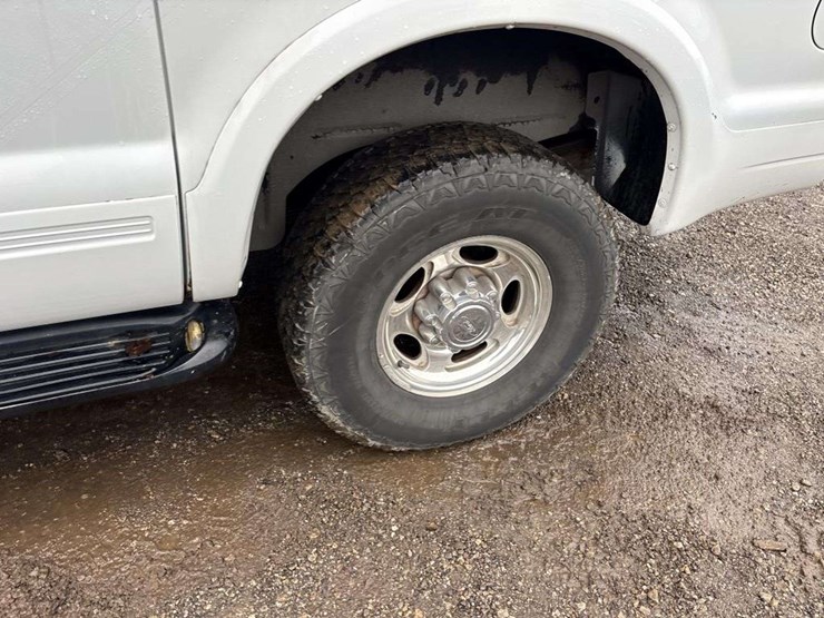 2001-ford-excursion-image-6