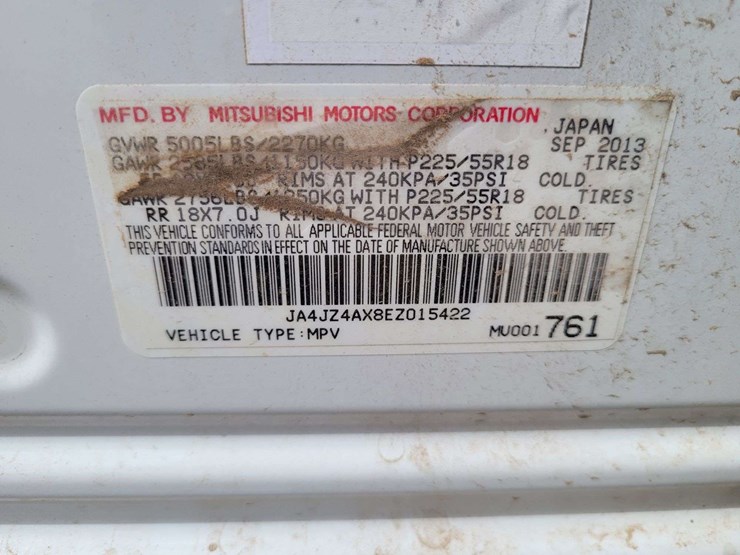 2014-mitsubishi-outlander-image-21