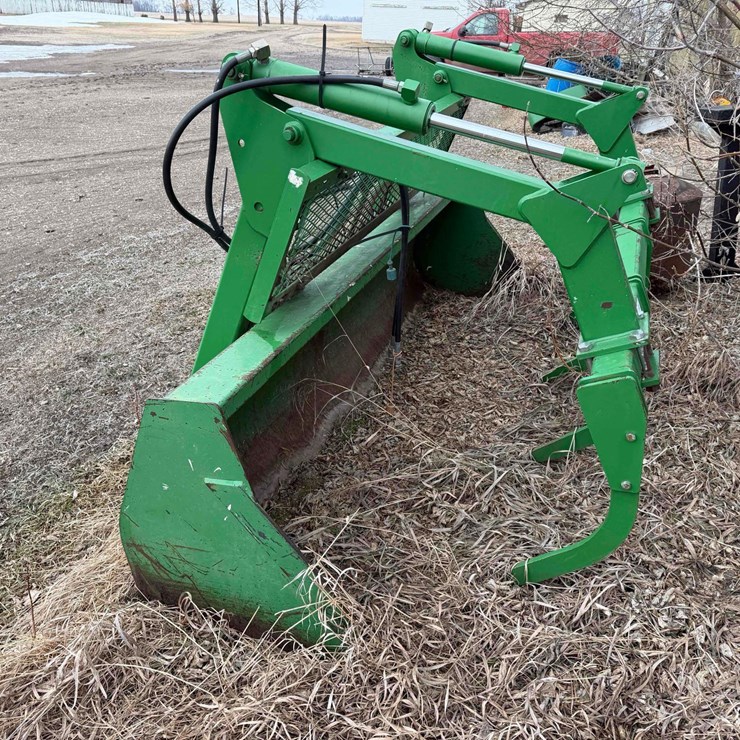 John Deere Bucket with Grapple