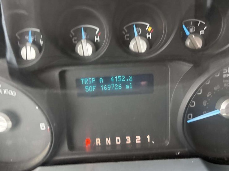 2014-ford-f550-xl-image-15