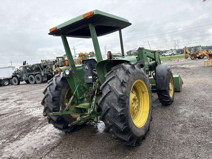 john-deere-2350-image-3