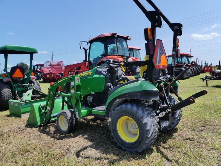 2018-john-deere-1025r-image-4