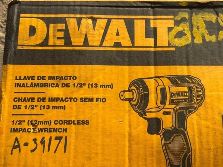 #2025-•-dewalt-1/2in-cordless-impact-wrench-image-4
