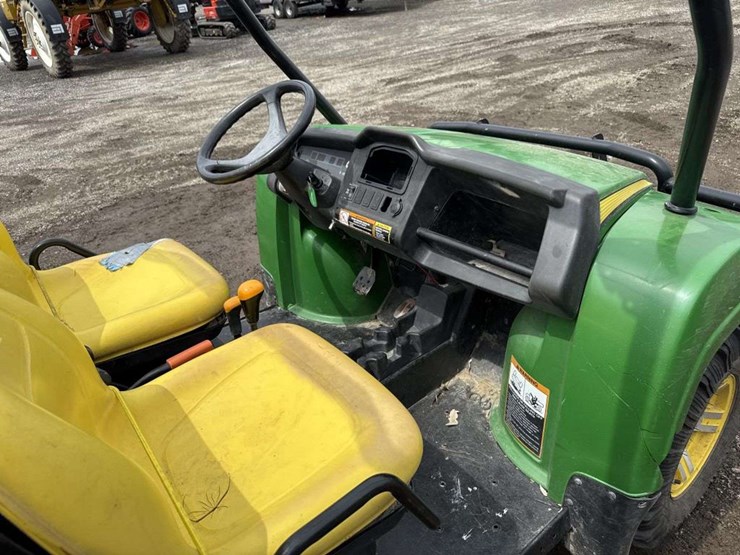 john-deere-gator-image-15