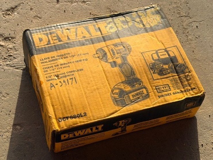 #2025-•-dewalt-1/2in-cordless-impact-wrench-image-2