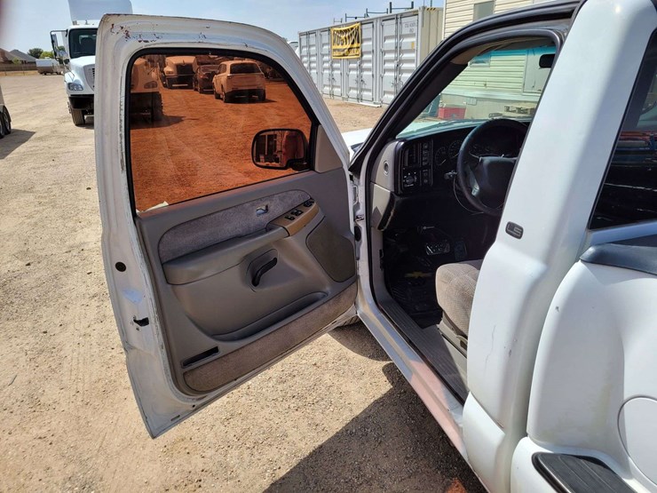 2000-chevrolet-silverado-1500-image-10