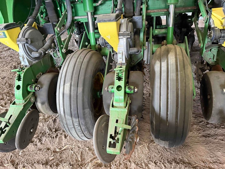 john-deere-1790-image-13