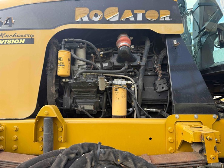 rogator-864-sprayer-image-12