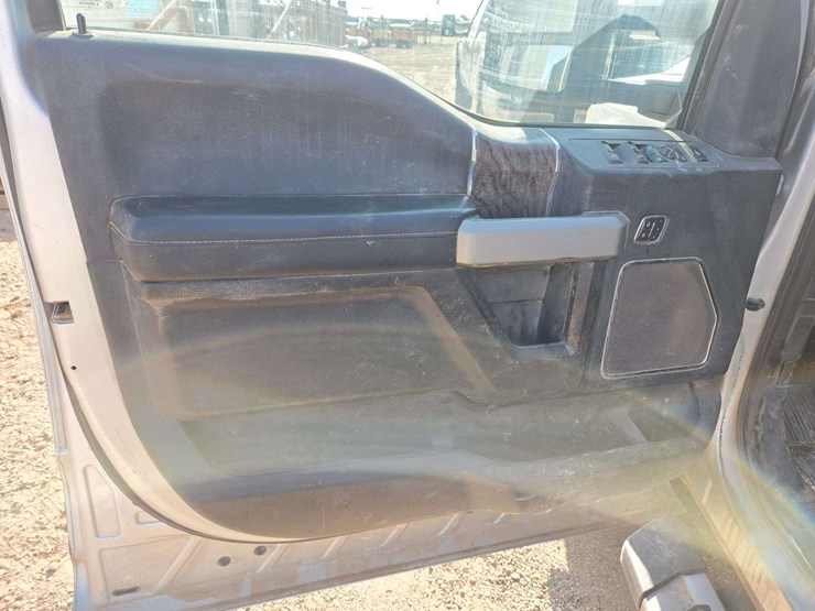 2017-ford-f350-image-16