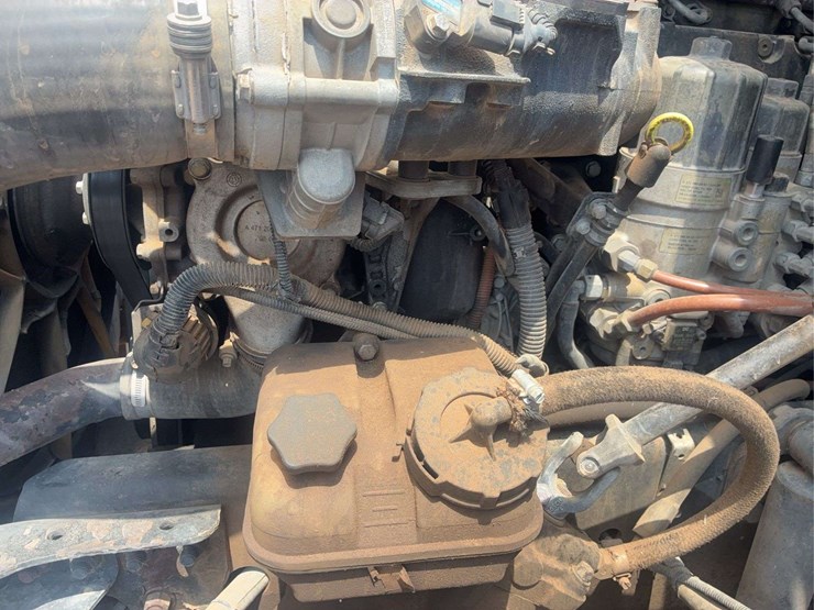 2009-freightliner-cascadia-125-image-58