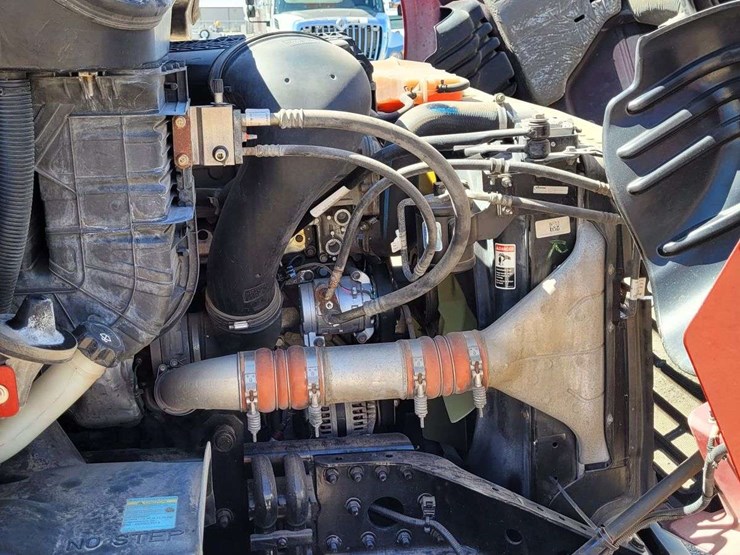 2019-freightliner-cascadia-113-image-21