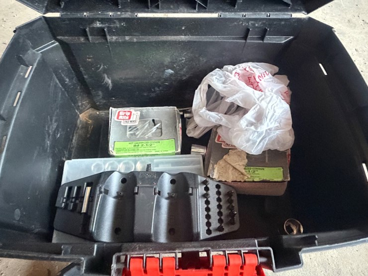 #2003-•-black-and-decker-tool-box-image-10