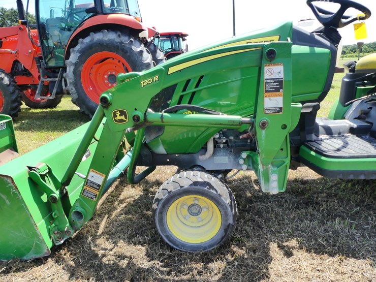 2018-john-deere-1025r-image-9