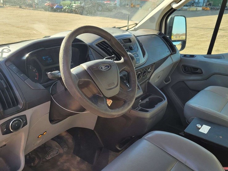 2015-ford-transit-image-19