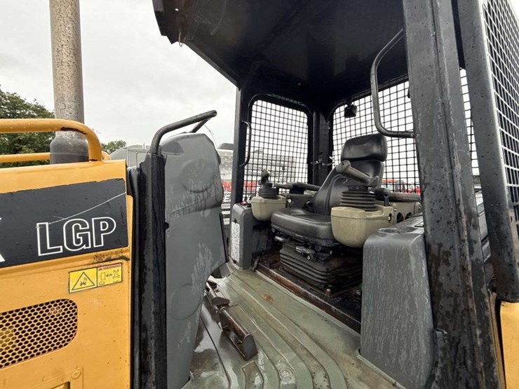 caterpillar-d5k-image-13