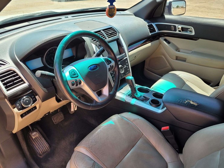 2012-ford-explorer-limited-image-16