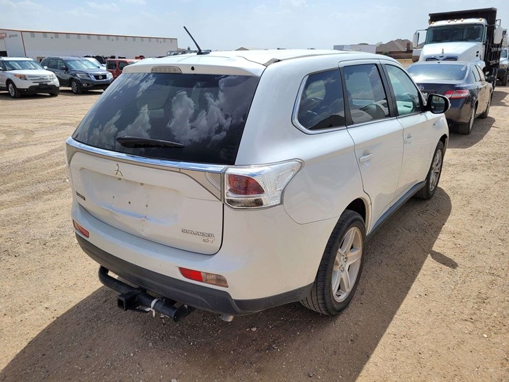 2014-mitsubishi-outlander-image-5