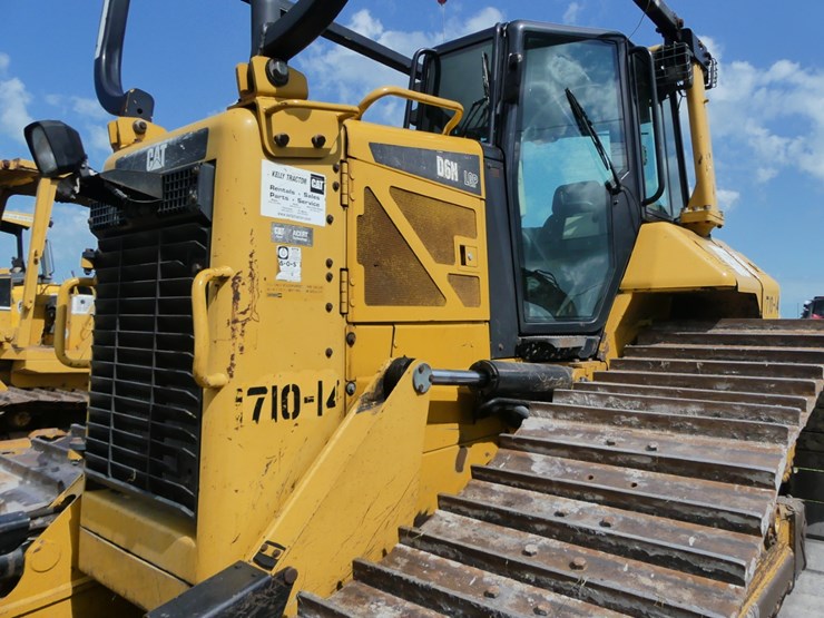 caterpillar-d6n-image-12