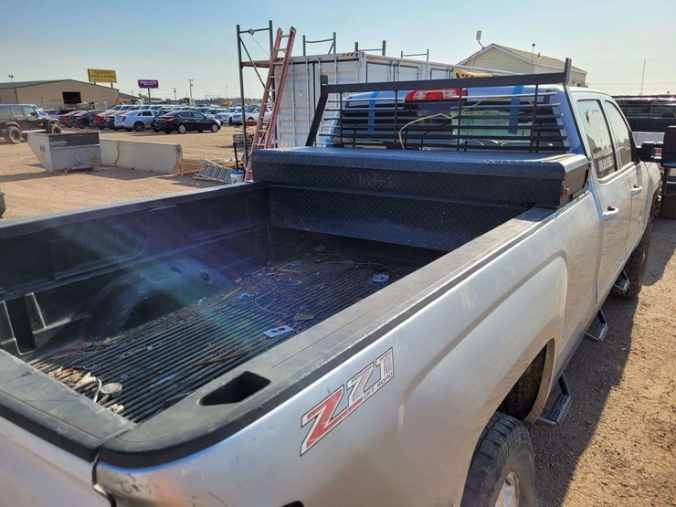 2017-chevrolet-silverado-2500-lt-image-6