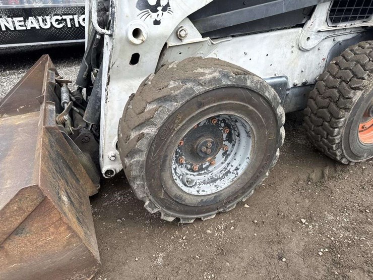 2012-bobcat-s750-image-4