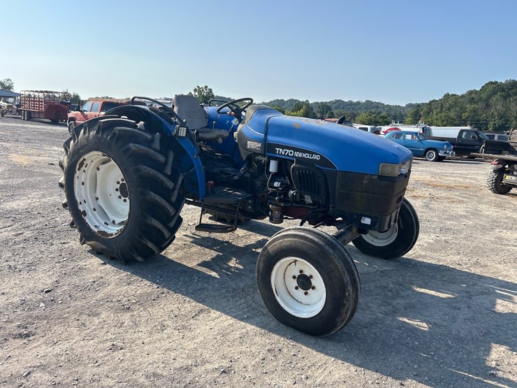 new-holland-tn70-image-4