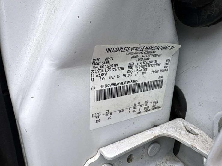 2014-ford-f550-xl-image-19