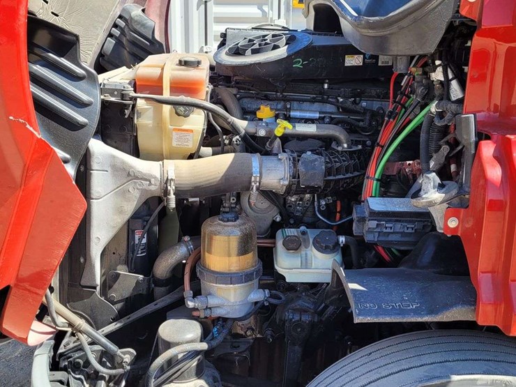 2019-freightliner-cascadia-113-image-20