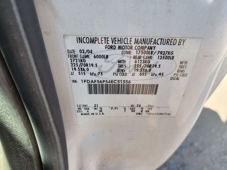 2004-ford-f550-image-26
