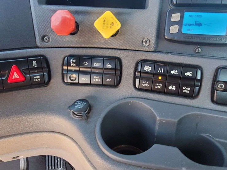2019-freightliner-cascadia-113-image-16