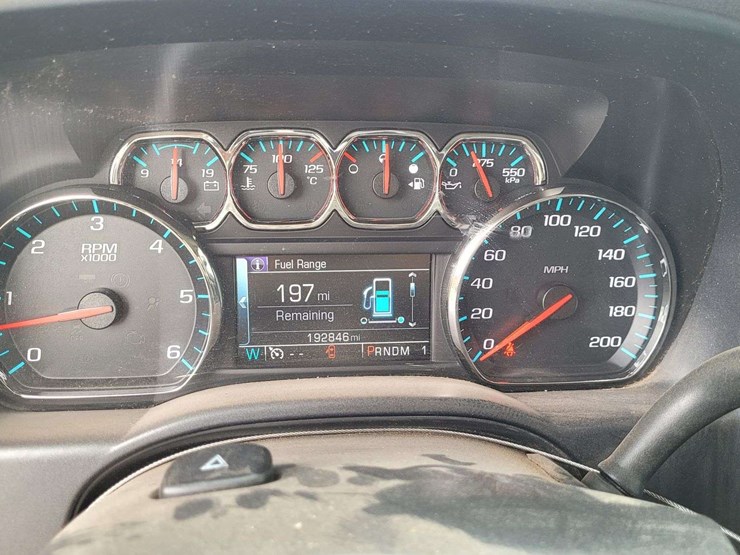 2016-chevrolet-silverado-2500-lt-image-11