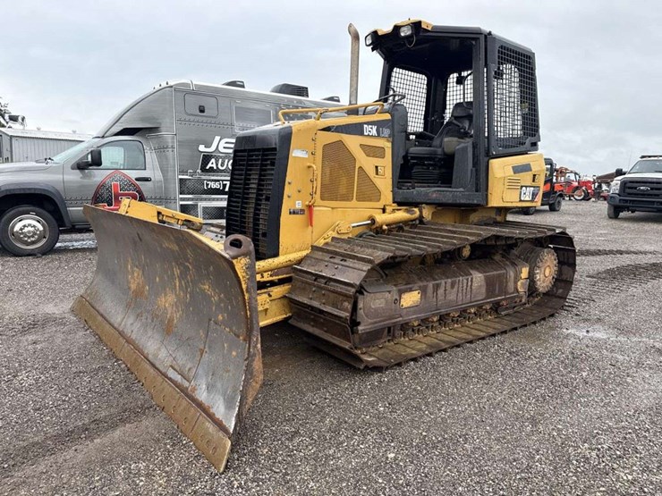 caterpillar-d5k-image-1