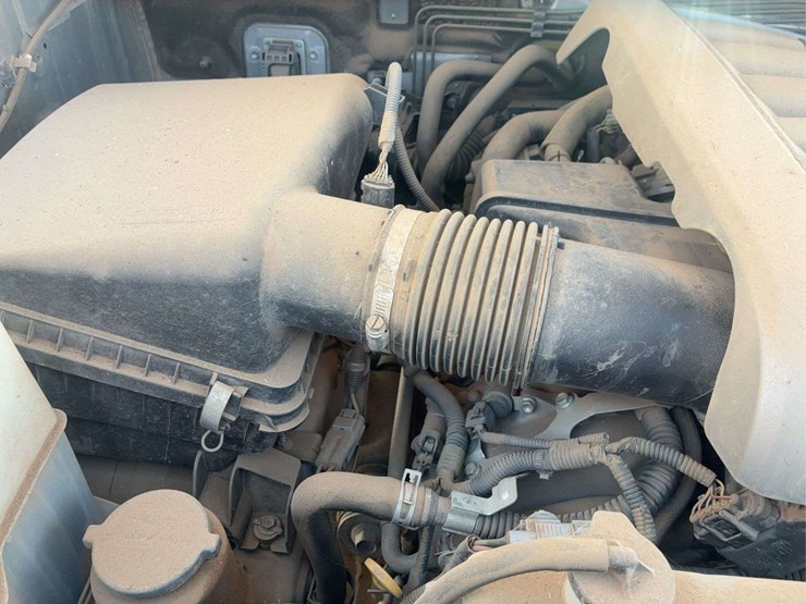 2010-toyota-tundra-image-38