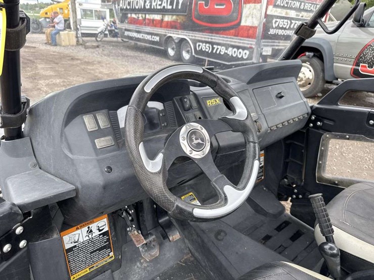 john-deere-gator-image-11