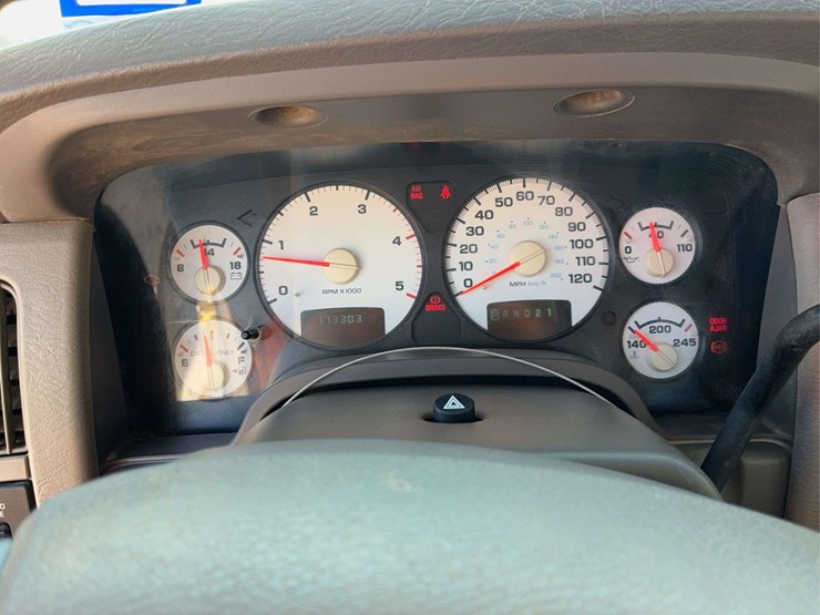 2004-dodge-ram-3500-image-35