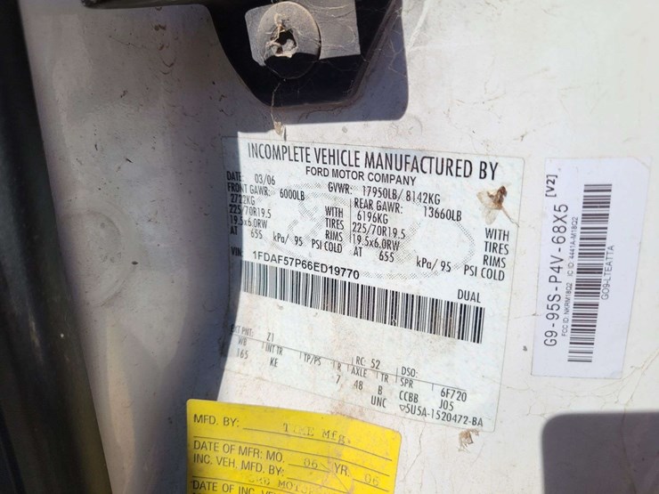 2006-ford-f550-image-23