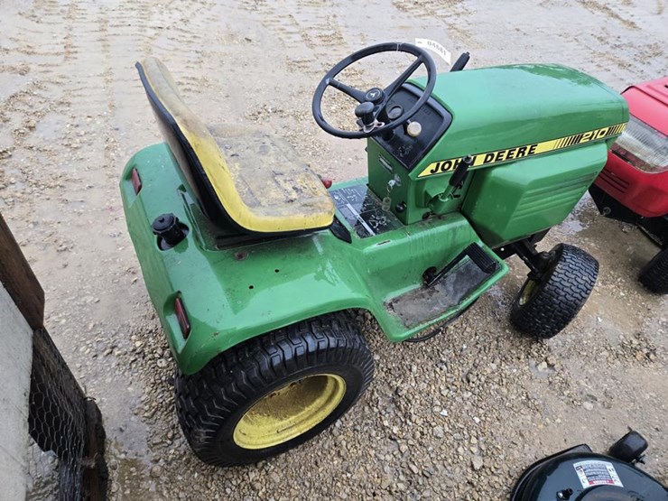 john-deere-210-image-6