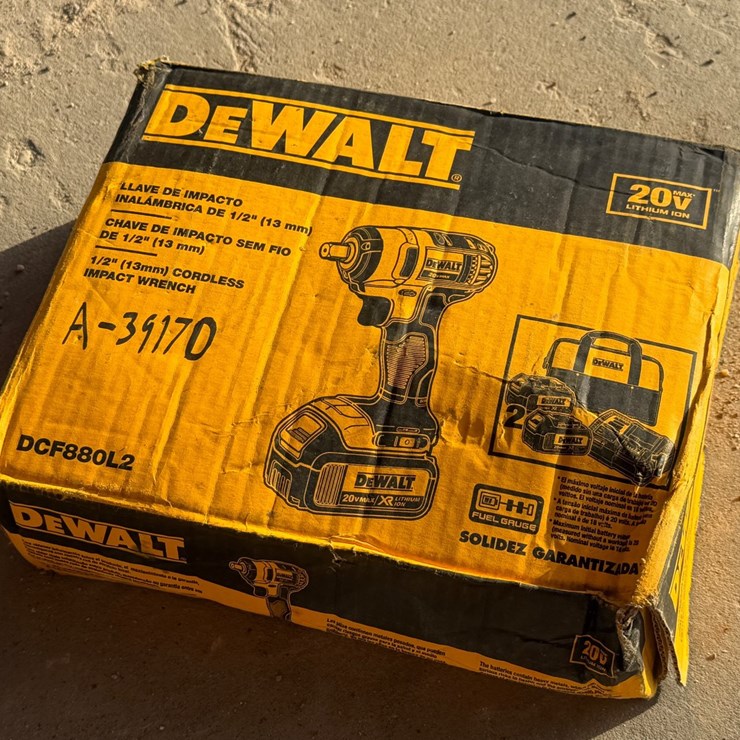 #2024 • DEWALT 1/2IN CORDLESS IMPACT WRENCH