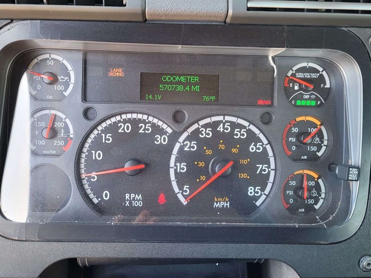 2019-freightliner-cascadia-113-image-15