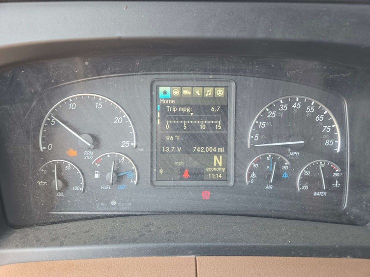 2019-freightliner-cascadia-123-sleeper-cab-truck-tractor-image-22