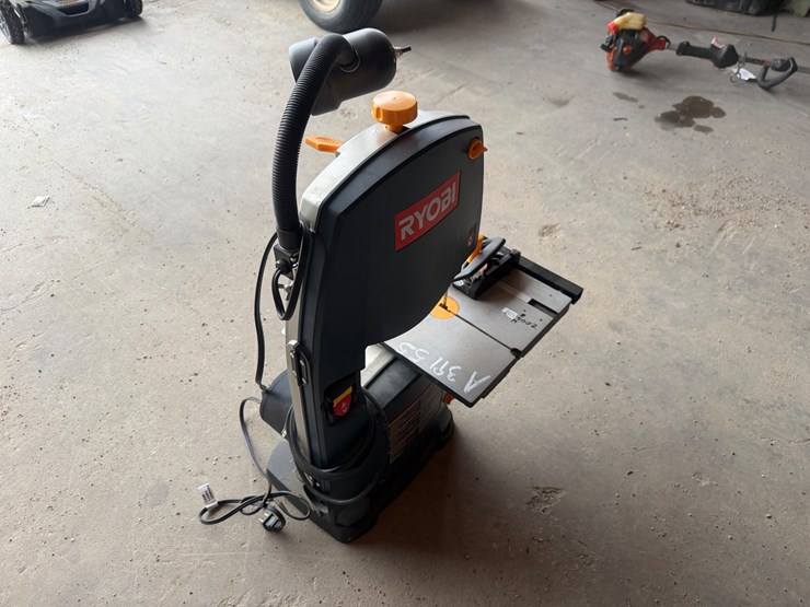 #2014-•-ryobi-band-saw-image-3