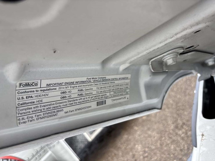2014-ford-f550-xl-image-18