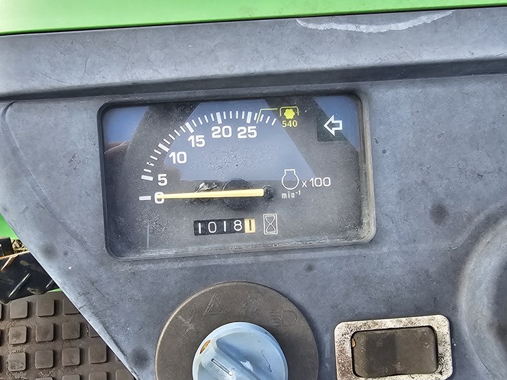 john-deere-4110-image-9