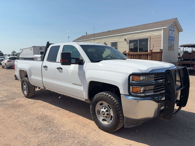 2017-chevrolet-silverado-2500-image-2
