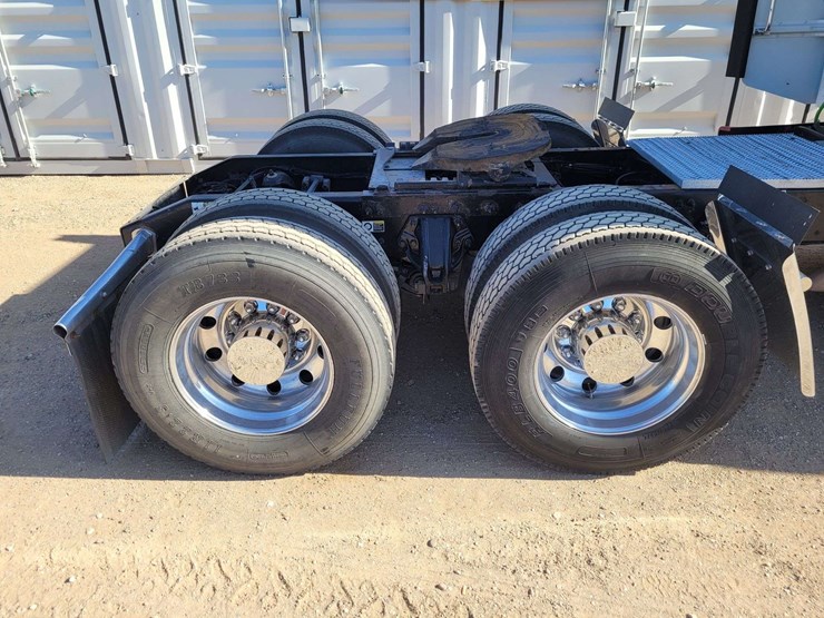 2014-peterbilt-386-image-4